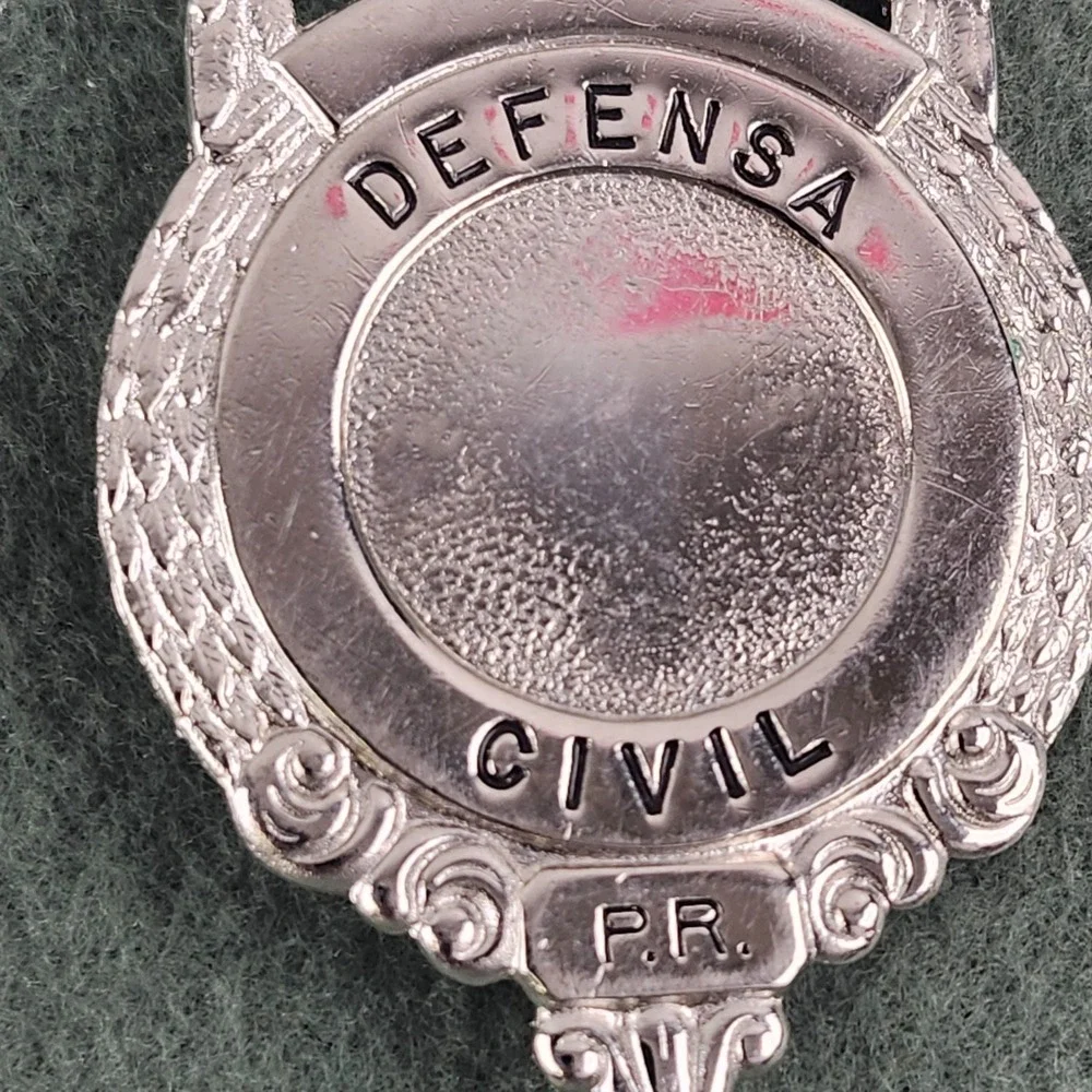 Vintage OG CIVIL‎ DEFENSA P.R. Puerto Rico Eagle Hat CREST Pin Badge